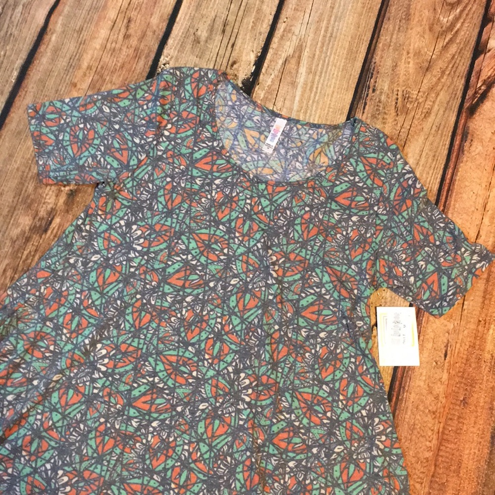 LuLaRoe Perfect T, Size Medium